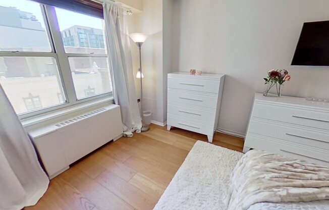 1 bed, 1 bath, 740 sqft, $3,400, Unit 10R
