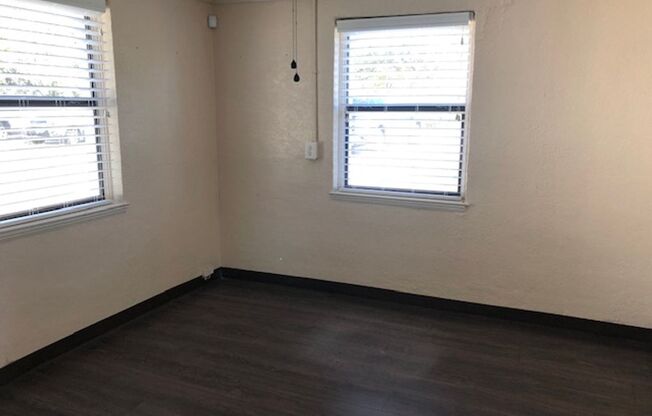 2 beds, 1 bath, $1,200