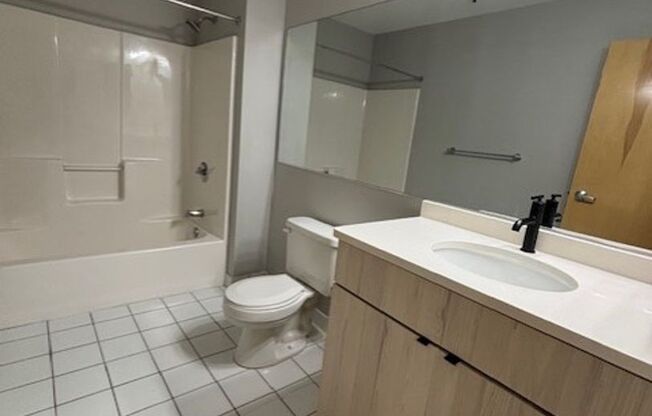 2 beds, 2 baths, 980 sqft, $1,850, Unit 234