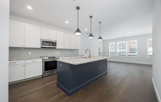 2 beds, 2 baths, 1,262 sqft, $2,200, Unit 302