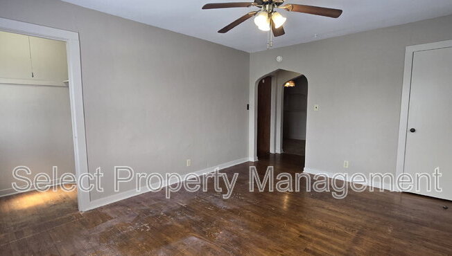 1033 EDGEWATER AVE