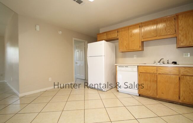 3 beds, 2 baths, $1,175, Unit Unit A