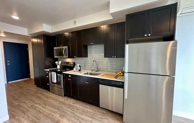 Studio, 1 bath, 430 sqft, $1,800, Unit Unit 712