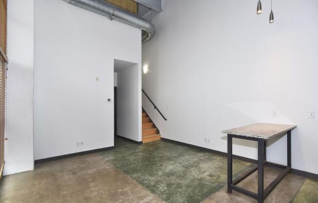 2 beds, 1 bath, 1,102 sqft, $1,299, Unit 3102