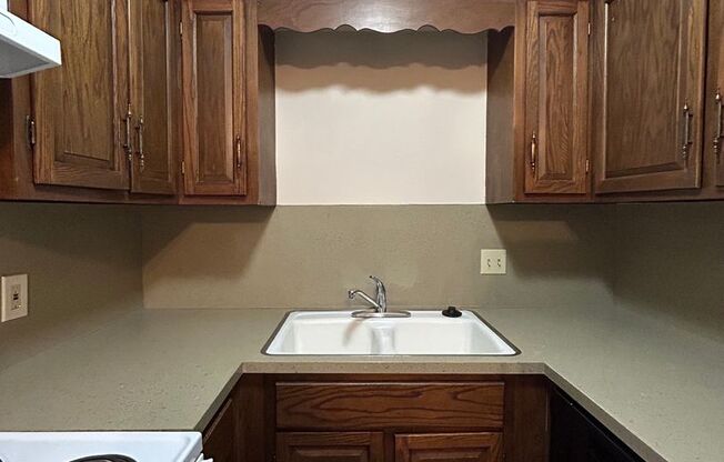 2 beds, 1 bath, 1,000 sqft, $960, Unit #2