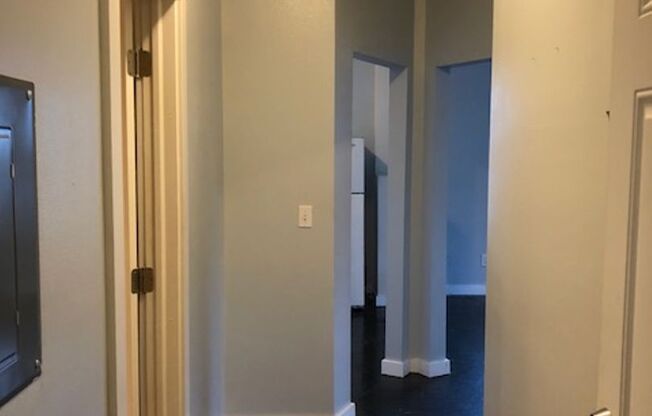 1 bed, 1 bath, 550 sqft, $1,300, Unit 105