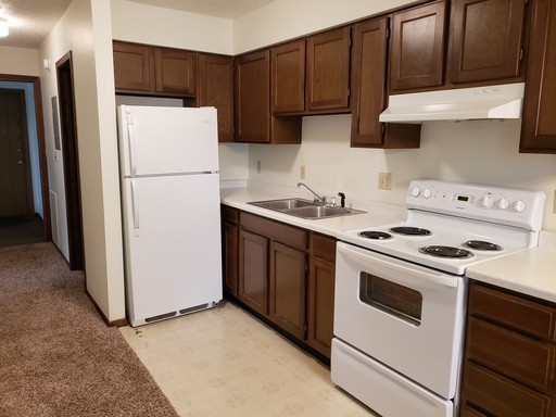 1 bed, 1 bath, 425 sqft, $600, Unit 14