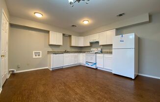 2 beds, 1 bath, $1,095, Unit Unit B