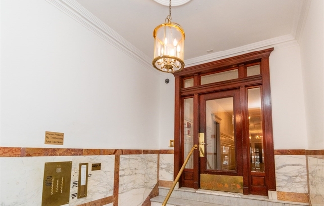 35 Queensberry St