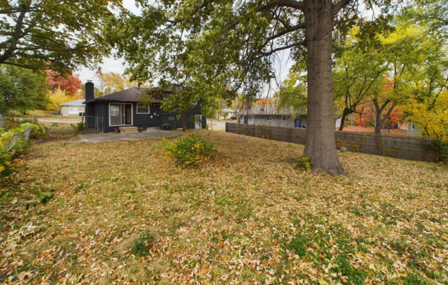 Charming 3-bed, 1-bath home with gleaming hardwood floors!