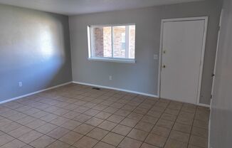 2 bedroom 1 bathroom apartment with stainless steel appliances in Edmond, OK located next to UCO campus