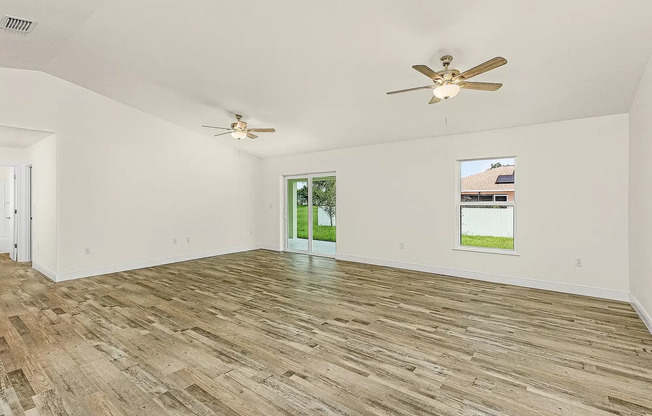 NEW CONSTRUCTION 4Bedroom Home in Cape Coral