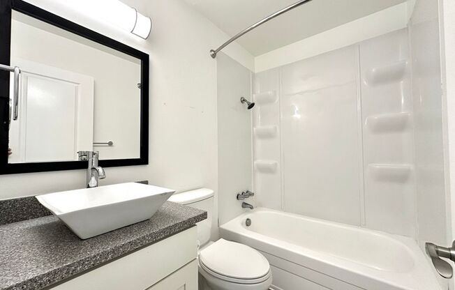 1 bed, 1 bath, 605 sqft, $1,395, Unit 36