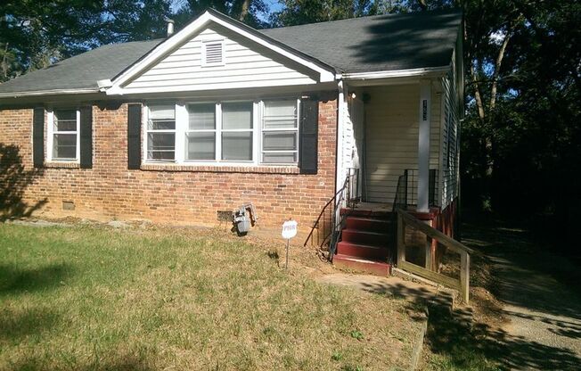 Charming 3BR/2BA Ranch Just off Glenwood Rd!