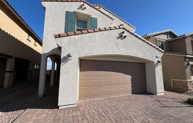 beautiful 3 bedroom 2 and half bath home is located in the Symmetry Bay Cadence community