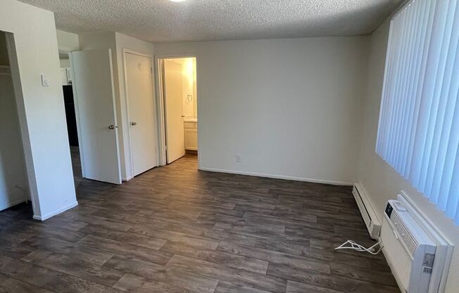 1 bed, 1 bath, 620 sqft, $1,125, Unit 13