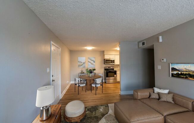 3 beds, 1 bath, 1,100 sqft, $1,100