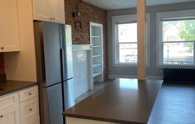 3 beds, 2.5 baths, 1,000 sqft, $5,850, Unit 1116 13th Street #1