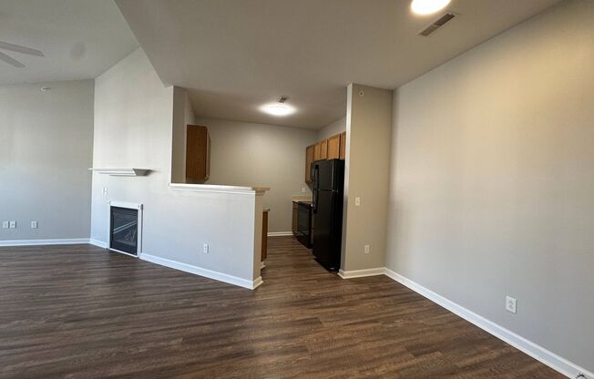 1 bed, 1 bath, 913 sqft, $1,299, Unit 34-405