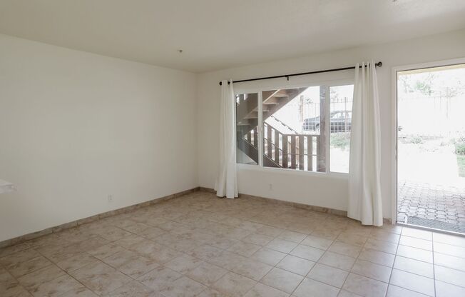 Downstairs 2-Bedroom Condo in Banning--55+ Gated Community!