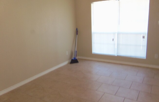 2 beds, 1.5 baths, 1,100 sqft, $875, Unit B