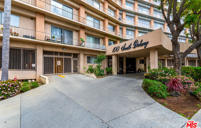 2 beds, 2 baths, 844 sqft, $4,200, Unit 516