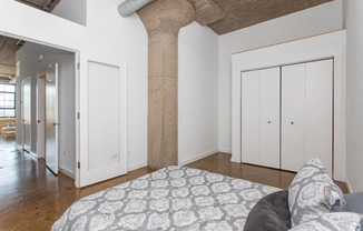 2620 25 W WASHINGTON BLVD