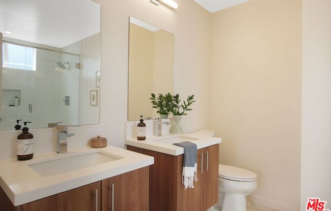 1933 GRIFFITH PARK BLVD