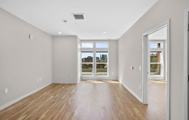 1 bed, 1 bath, 614 sqft, $2,440, Unit 329