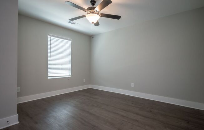 3 beds, 3.5 baths, 1,440 sqft, $800, Unit Unit 306