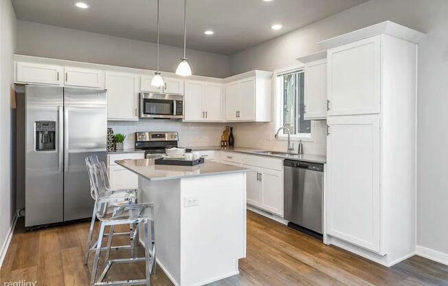 Charming 3 Bedroom Home in Urbandale