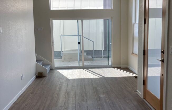 Modern 3br, 3.5ba, Finished Basement, 2 Suites!