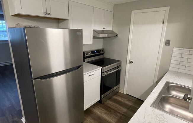 2 beds, 1 bath, 900 sqft, $950, Unit Unit 2