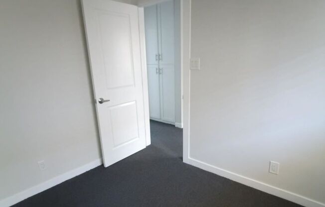 2 beds, 1 bath, $2,250, Unit 1530-2