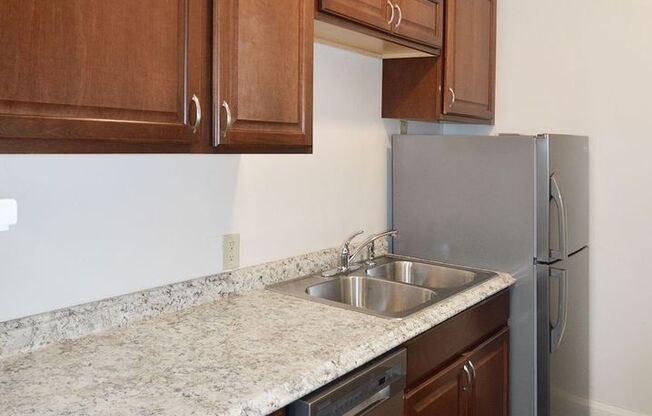 Studio, 1 bath, 480 sqft, $875, Unit 24 - 114