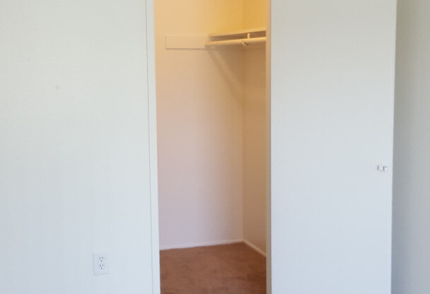 2 beds, 1 bath, 910 sqft, $2,525, Unit Q004