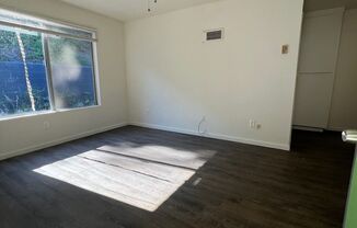 1 bed, 1 bath, 550 sqft, $1,700, Unit #14