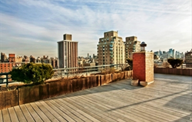 250 W 89 ST