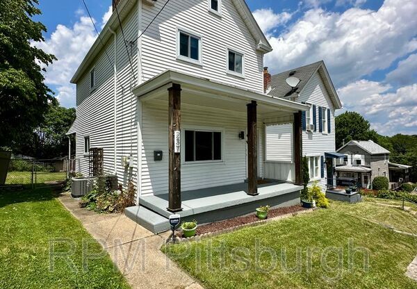237 MARY ST