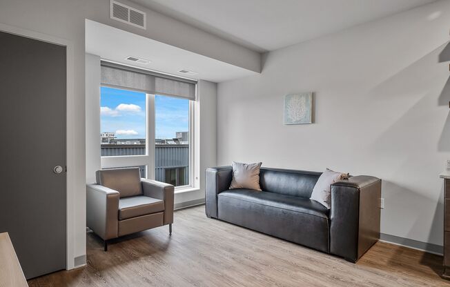 3 beds, 2 baths, 1,015 sqft, $2,355, Unit 206