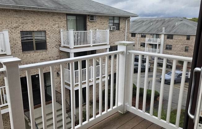 2 beds, 1 bath, 800 sqft, $2,150, Unit 162