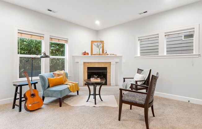 Beautiful 4-bdr/2.5 bath Hillsboro home w/ fireplace near nature area, Intel, Nike, and more