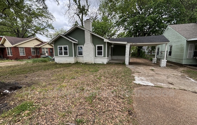882 MAPLE DR
