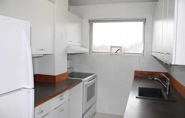 2 beds, 1 bath, 864 sqft, $3,600, Unit 815