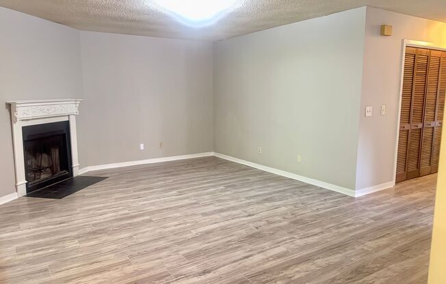 Spacious 2BR 2BA townhome in Village Creek!