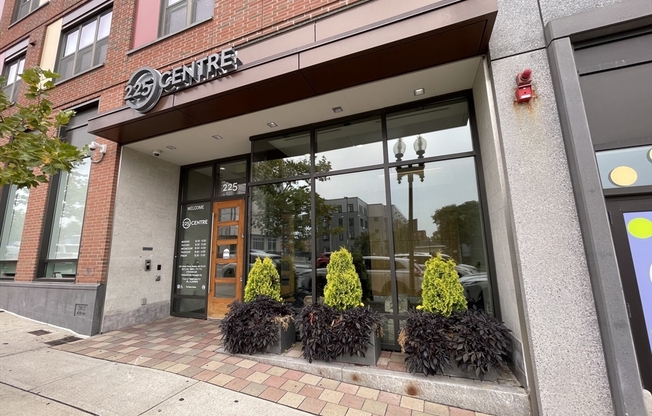 1 bed, 1 bath, 700 sqft, $2,475, Unit 615