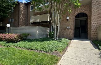Montgomery Village Two Bedroom W/Pool! Off Street Parking, Available Now!