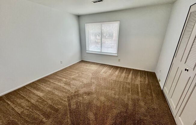 2 beds, 1 bath, 1,000 sqft, $1,345, Unit 623 Flint Rd. #4