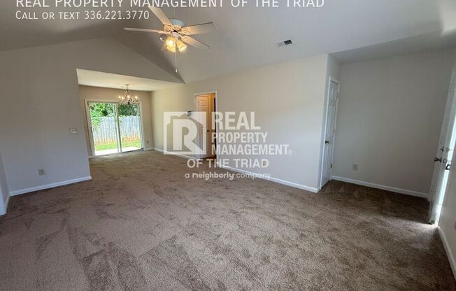 8 FRANKLINWOOD DR
