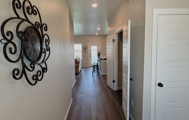 Energy-Efficient Townhomes Near Wilshire/County Line!